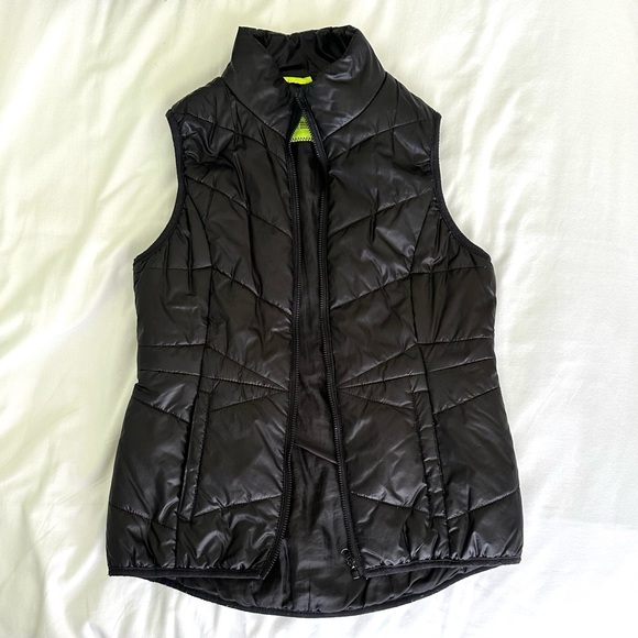 Women's Black Puffer Vest - Picture 1 of 4